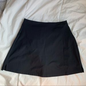 Girlfriend Collective Skort in Black - Size M